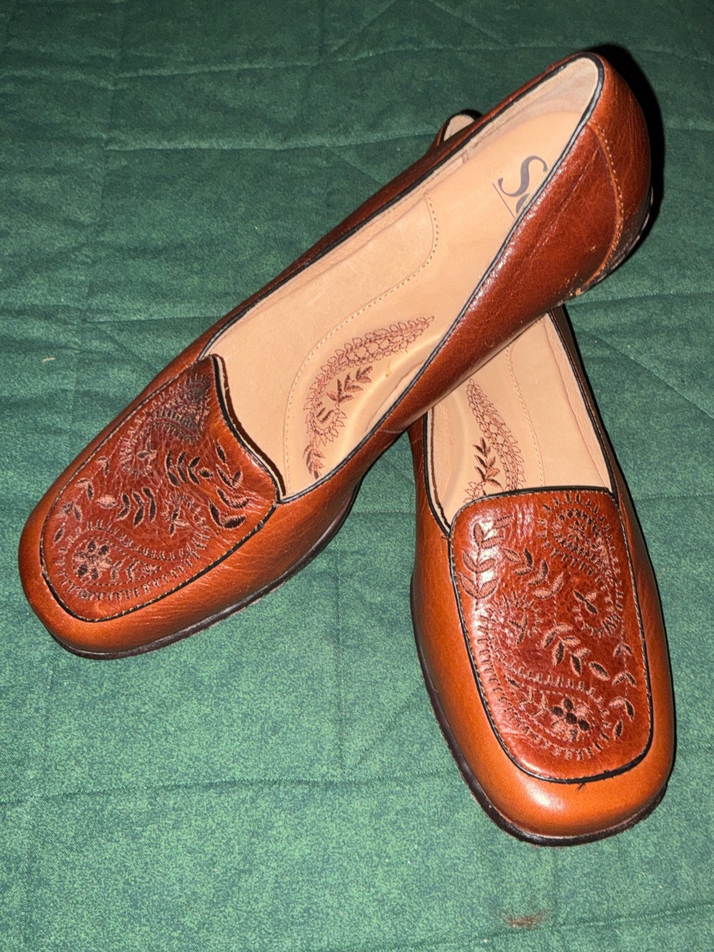 Söfft Cognac Brown Tooled Leather Paisley Loafers Heel 6.5M